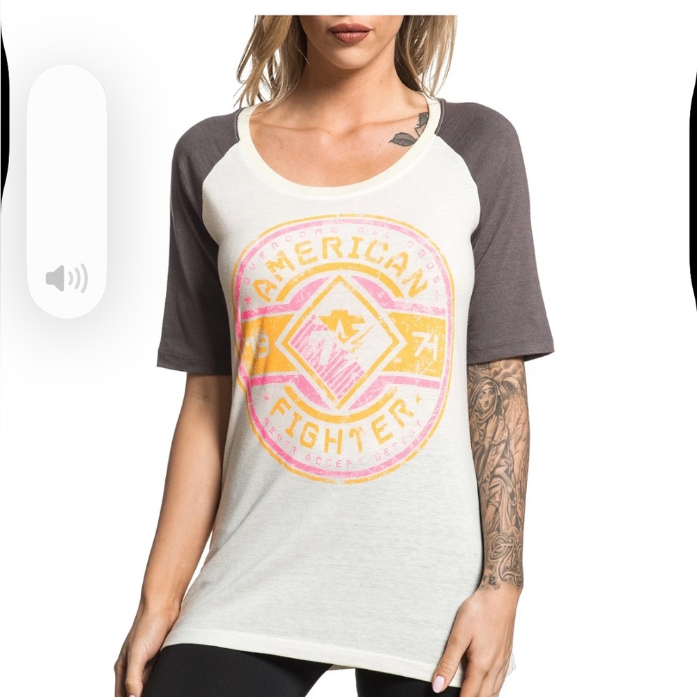 ⭐️NWT American fighter Bronx woman’s tee. SZ Med.